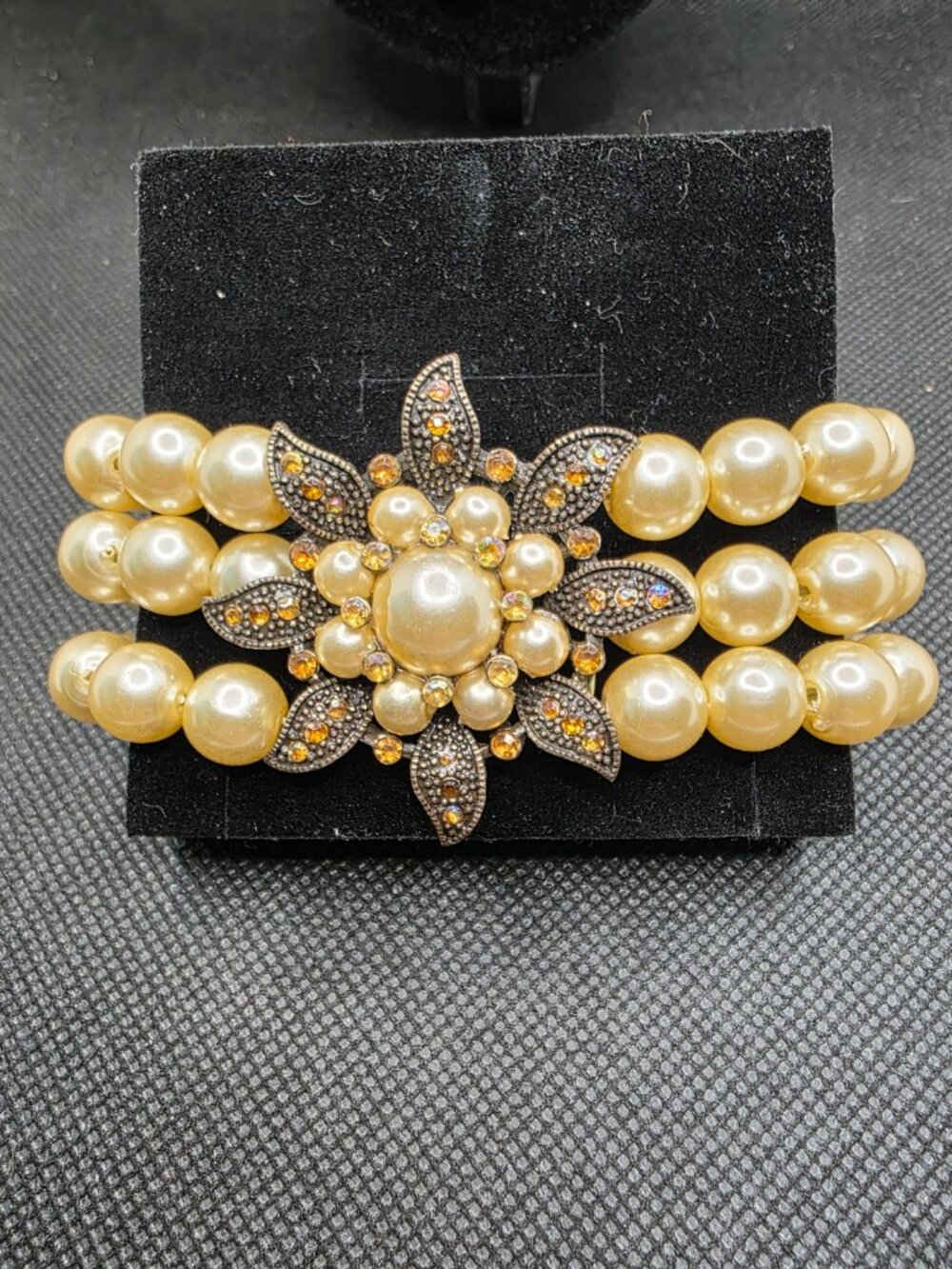 Vintage 3 Strand Faux Pearl Stretch Bracelet Amber Rhinestone Starburst Flower
